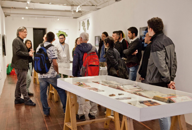 Mediaciones FUGA en la exposición “Re-vistas, videos y narco archivos” del curador Santiago Rueda