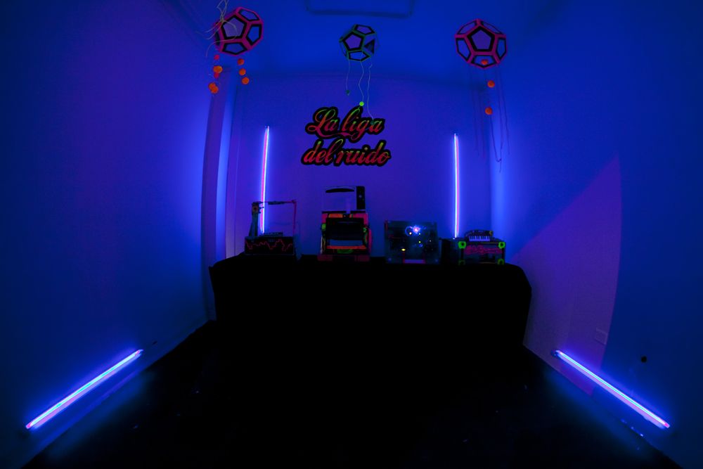 Academia de Artes y Oficios Electrónicos
