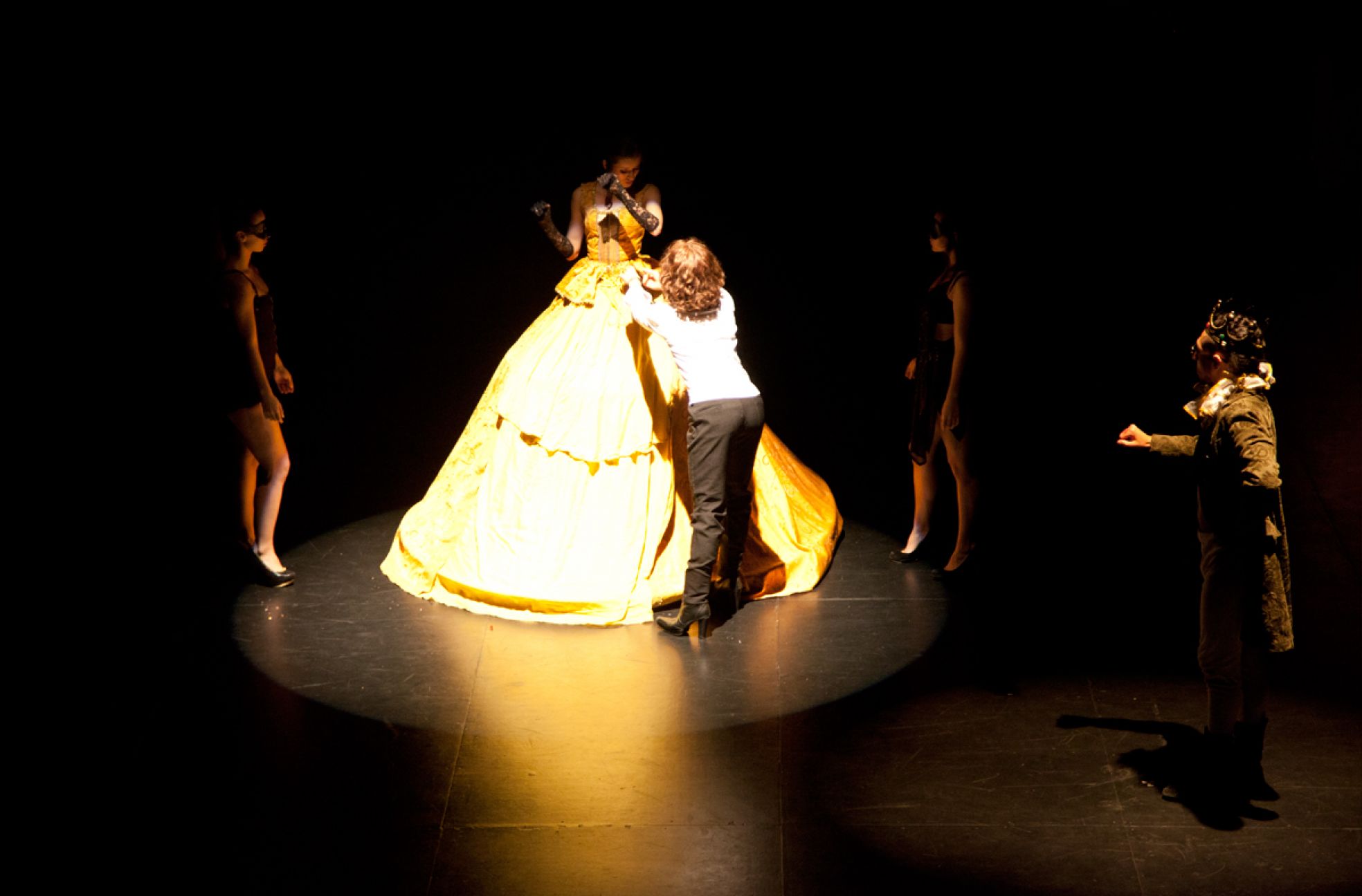 Danza en la FUGA