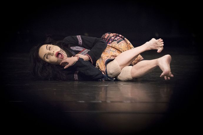 I DANCE BECAUSE I DO NOT TRUST WORDS - FUGA - XII Festival Danza en la ciudad 