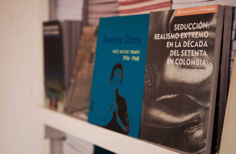 Feria de Publicaciones de Artes plásticas de la FUGA