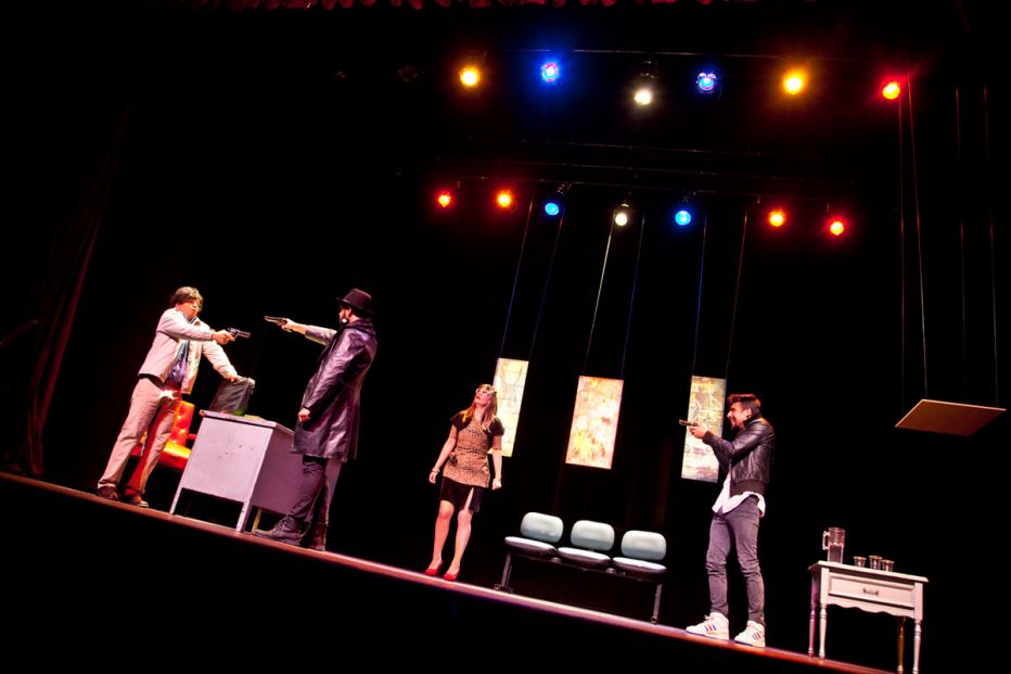 FUGA teatro | No solo los perros ladran de sed