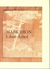 Mark Dion: libro-árbol